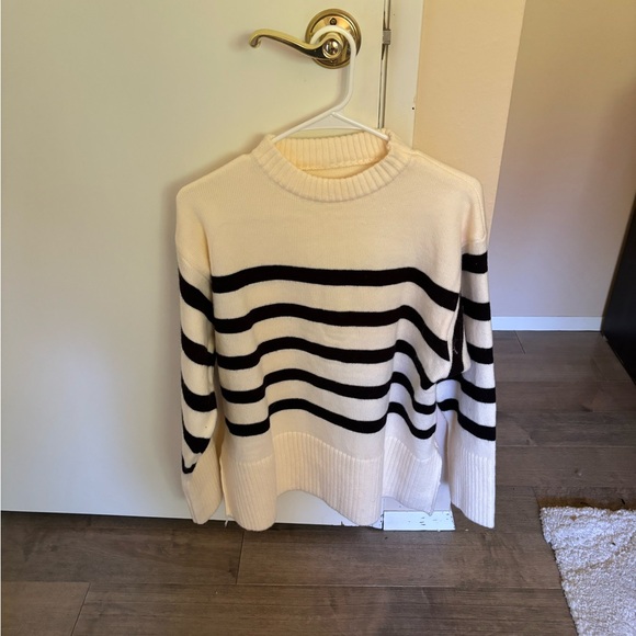 Amazon oversized sweatshirt. Cream background with black stripes. - Picture 1 of 2